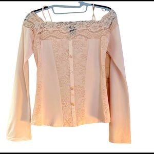 Moda / Victoria’s Secret peach cold shoulder top